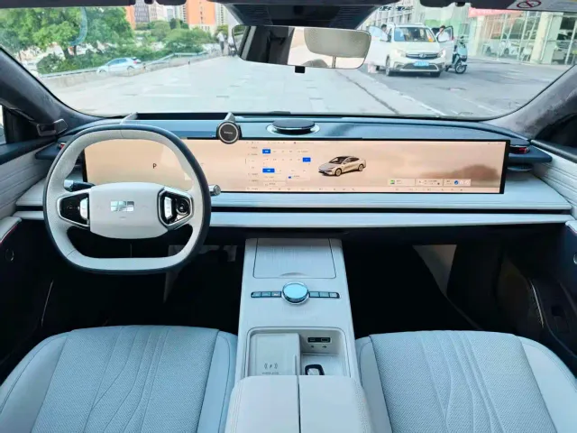 Geely Galaxy E8 — Фото автомобиля 11
