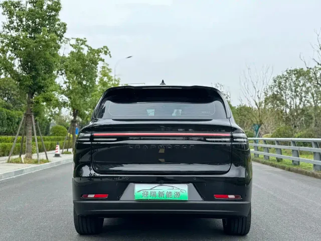 Leapmotor C10 — Фото автомобиля 12