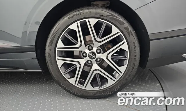Hyundai Grandeur GN7 — Фото автомобиля 6
