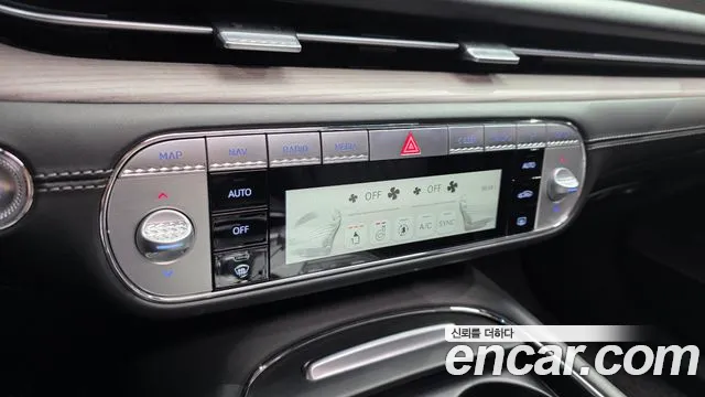 Genesis G90 Бензин 3.5 турбо AWD — Фото автомобиля 29