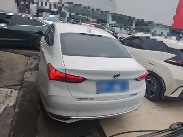 Buick Verano — Фото автомобиля 5