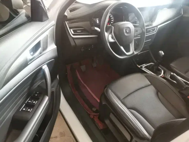 Changan CS35 Plus — Фото автомобиля 15