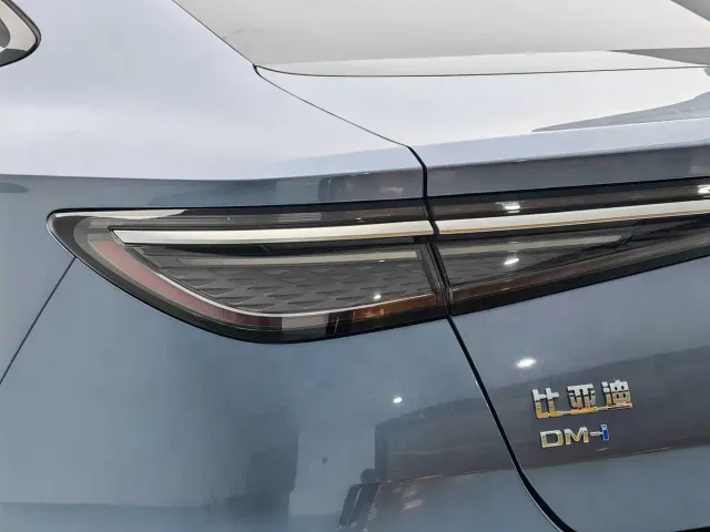 BYD Seal 07 DM-i — Фото автомобиля 10