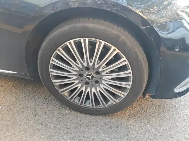 Mercedes-Benz E-Class — Фото автомобиля 24