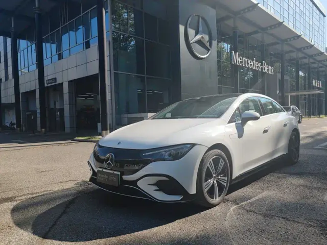 Фотография автомобиля — Mercedes-Benz EQE