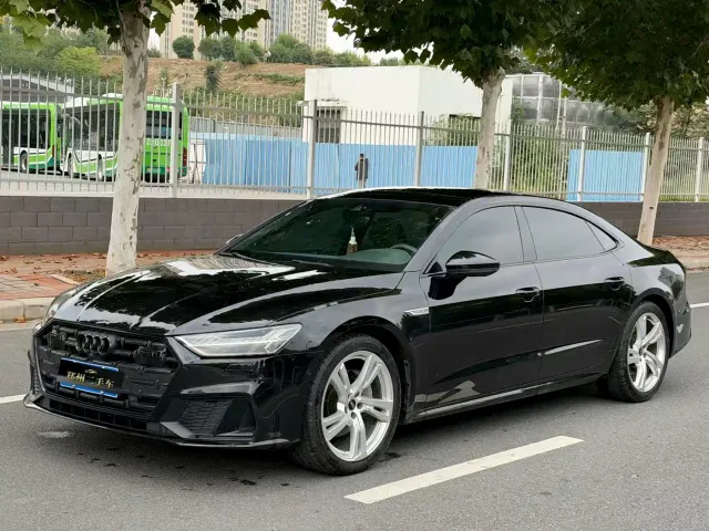 Фотография автомобиля — Audi A7L