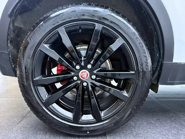 Jaguar E-PACE — Фото автомобиля 14