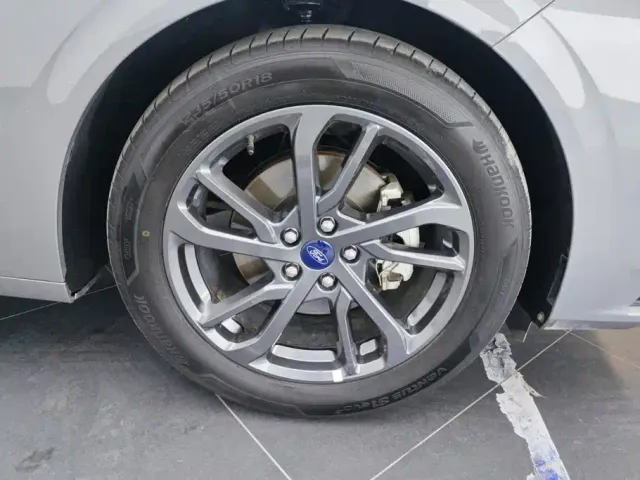 Ford Mondeo — Фото автомобиля 6