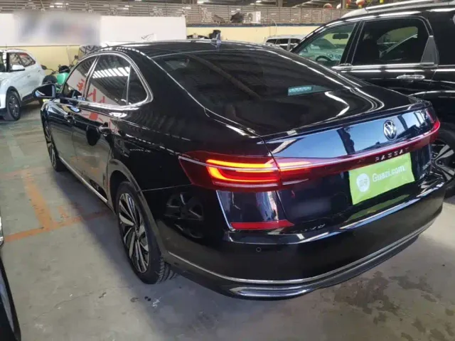 Volkswagen Passat — Фото автомобиля 4