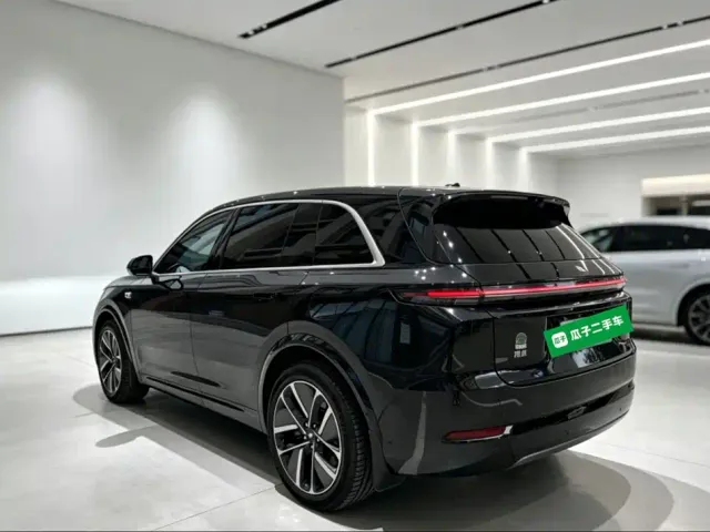 Li Auto L7 — Фото автомобиля 4