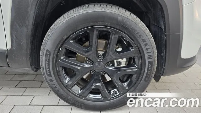 Jeep Renegade — Фото автомобиля 21