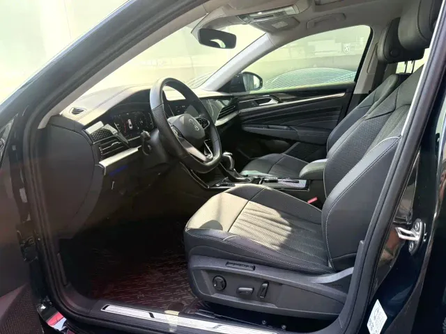 Volkswagen Passat — Фото автомобиля 4