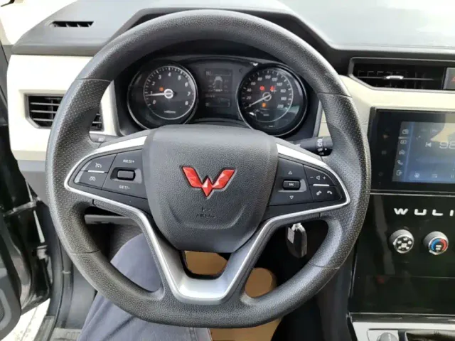 Wuling Zhengcheng — Фото автомобиля 10