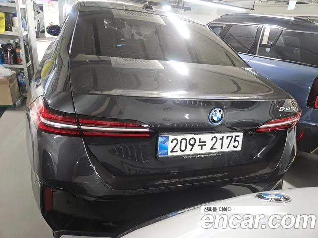 BMW 5 Series G60 — Фото автомобиля 2