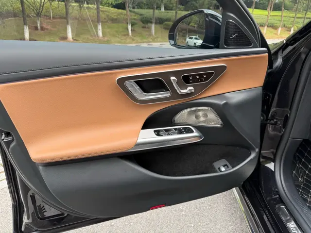 Mercedes-Benz E-Class — Фото автомобиля 14