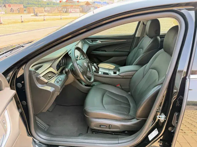 Buick LaCrosse — Фото автомобиля 12