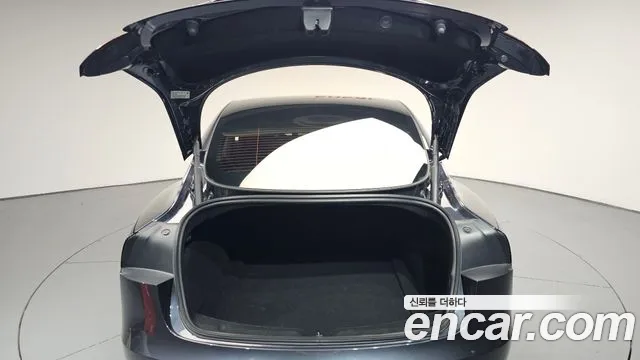 Tesla Model 3 — Фото автомобиля 29