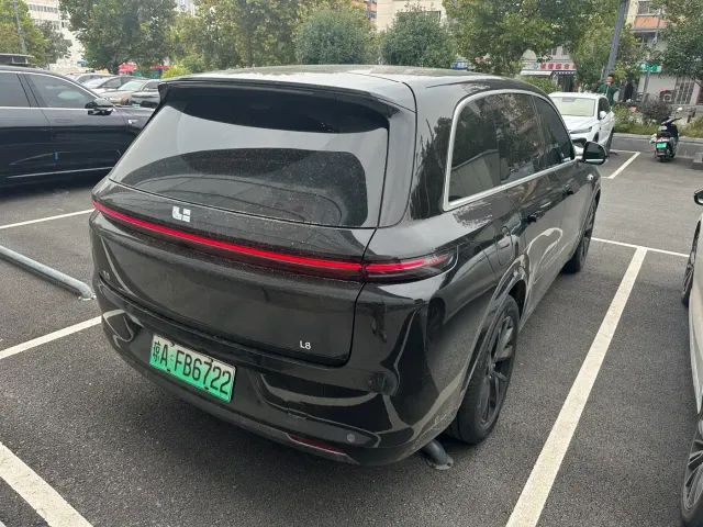 Li Auto L8 — Фото автомобиля 6