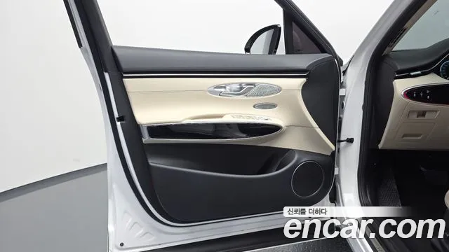 Genesis GV70 — Фото автомобиля 13