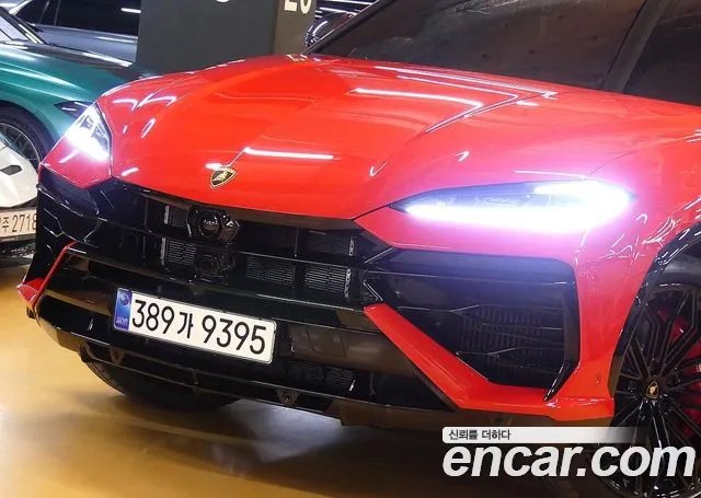 Фотография автомобиля — Lamborghini Urus