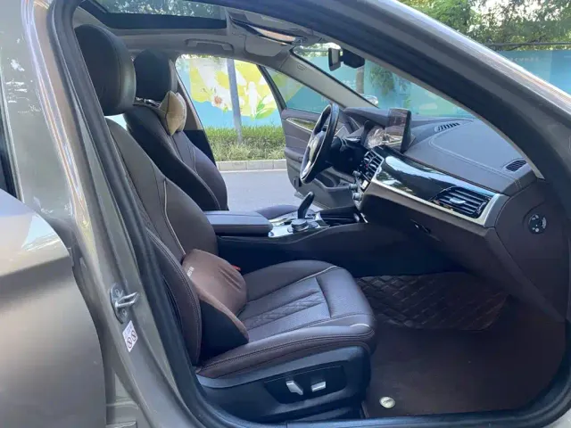 BMW 5 Series — Фото автомобиля 16