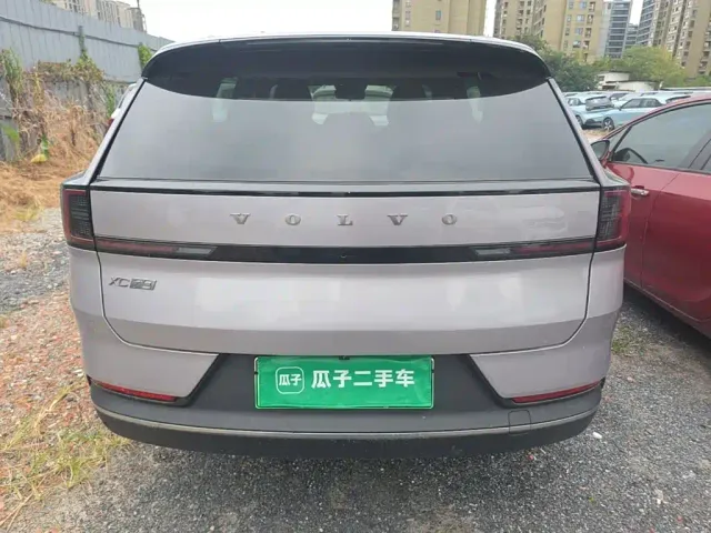 Volvo XC70 Plug-in Hybrid — Фото автомобиля 5