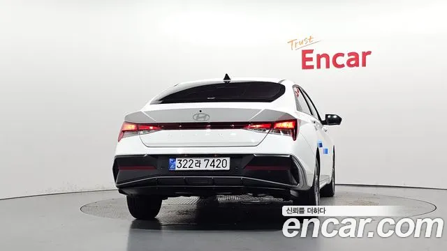 Hyundai Avante CN7 — Фото автомобиля 4