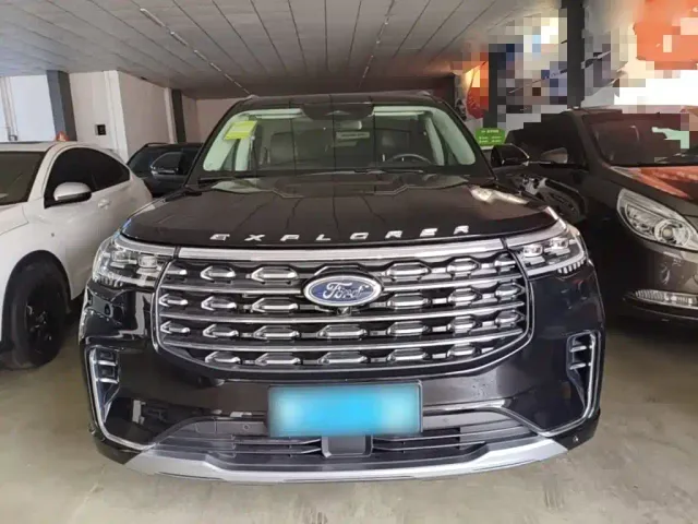 Ford Explorer — Фото автомобиля 2