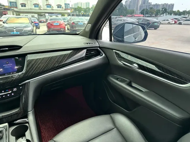 Cadillac XT6 — Фото автомобиля 15