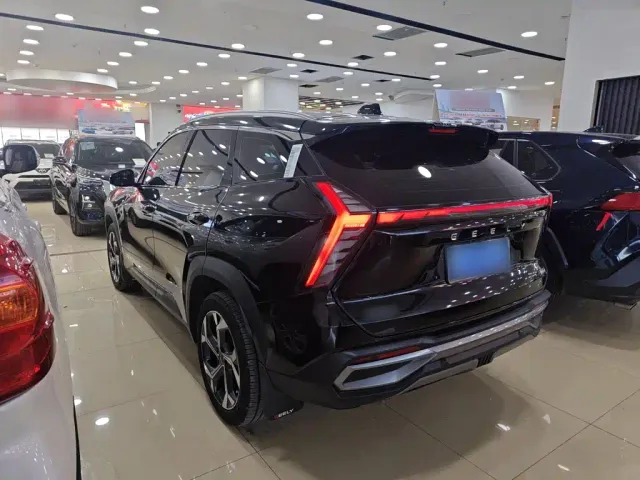 Geely Boyue L — Фото автомобиля 13