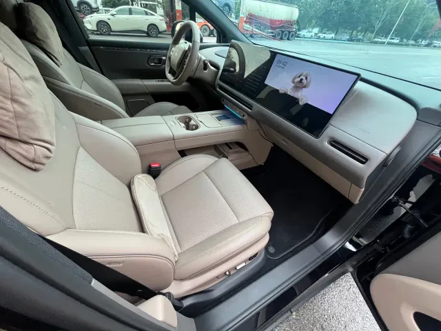 Li Auto i6 — Фото автомобиля 13