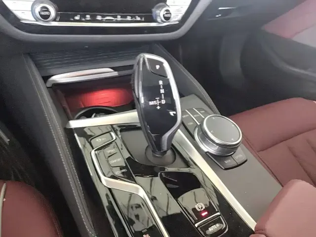 BMW 5 Series — Фото автомобиля 13