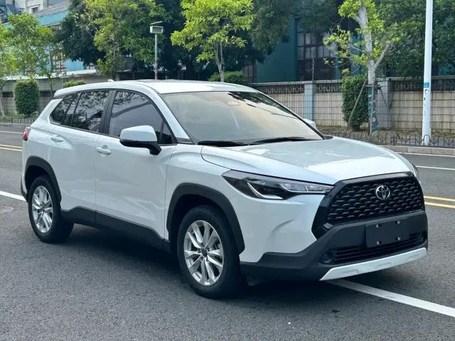 Toyota Corolla Cross — Фото автомобиля 3