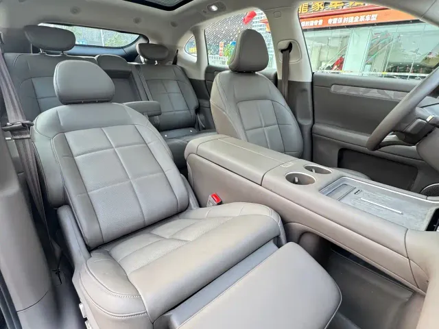 IM Motors LS6 — Фото автомобиля 13