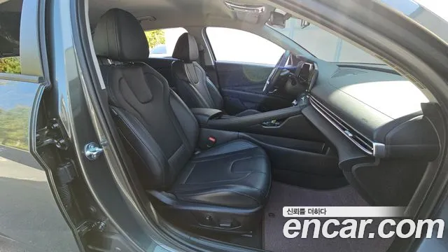 Hyundai Avante CN7 — Фото автомобиля 16