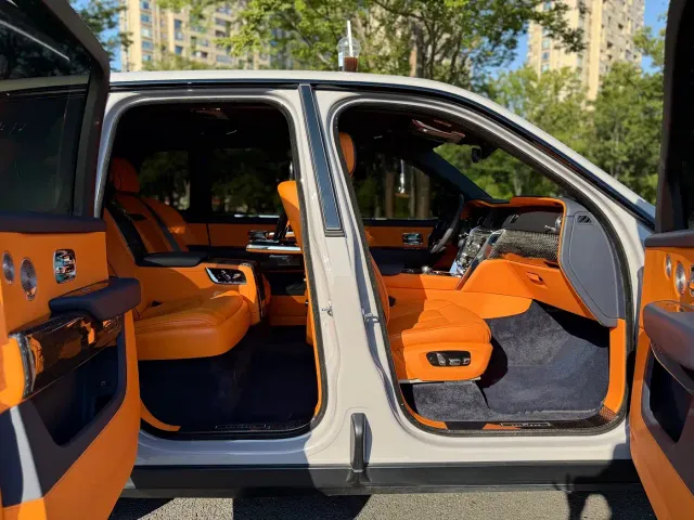 Rolls-Royce Cullinan — Фото автомобиля 24
