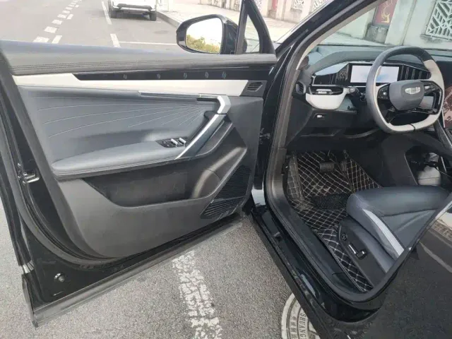Geely Boyue L — Фото автомобиля 17