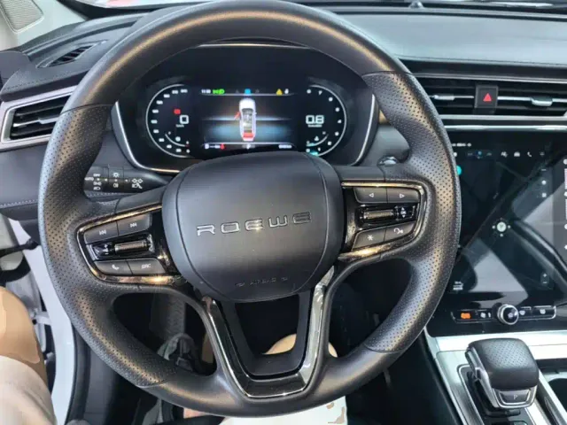 Roewe RX5 — Фото автомобиля 10