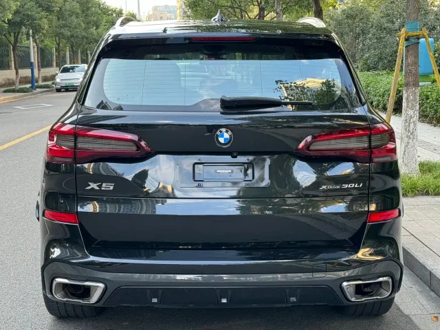 BMW X5 — Фото автомобиля 4