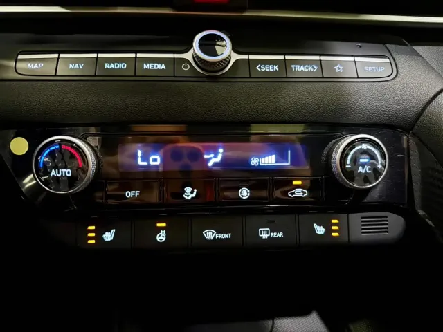 Hyundai Elantra 2023 Model 1.5L CVT LUX Premium Edition — Фото автомобиля 8