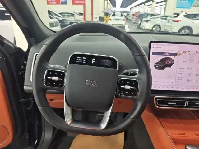 Li Auto L7 — Фото автомобиля 10