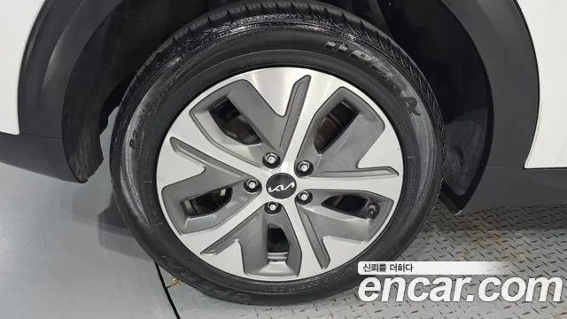 Kia Niro — Фото автомобиля 5