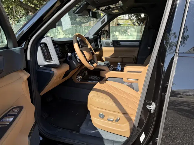BYD FangChengBao Leopard 5 — Фото автомобиля 4