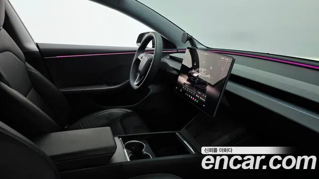 Tesla Model 3 — Фото автомобиля 29