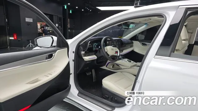Hyundai Grandeur (New) Hybrid — Фото автомобиля 15