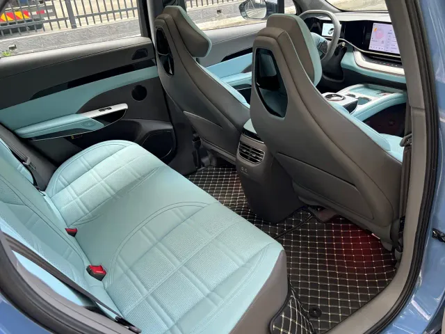 Hongqi Tian Gong 08 — Фото автомобиля 12