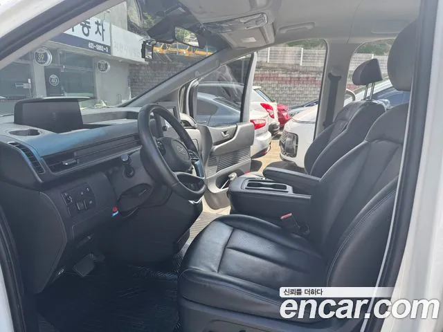 Hyundai Staria Staria L3.5 Инвалидная коляска Подъёмник/Slope — Фото автомобиля 10