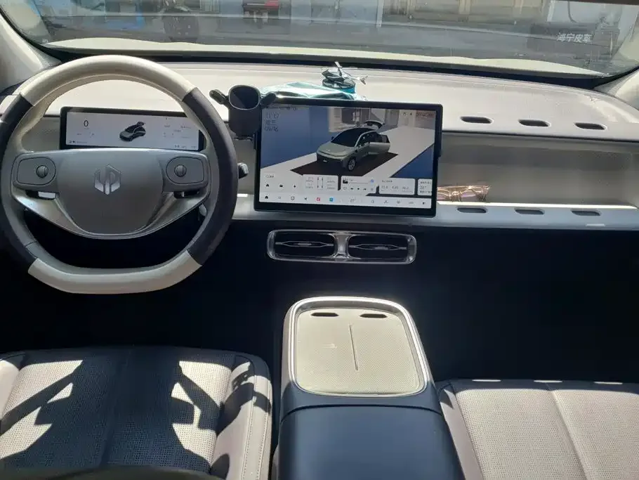 Leapmotor Leapmotor B10 2025 510 Joy Edition — Фото автомобиля 12
