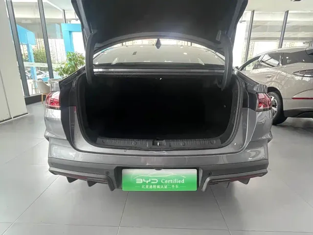 BYD Qin L — Фото автомобиля 14