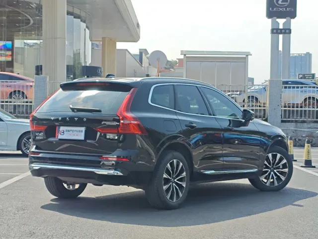 Volvo XC60 — Фото автомобиля 4